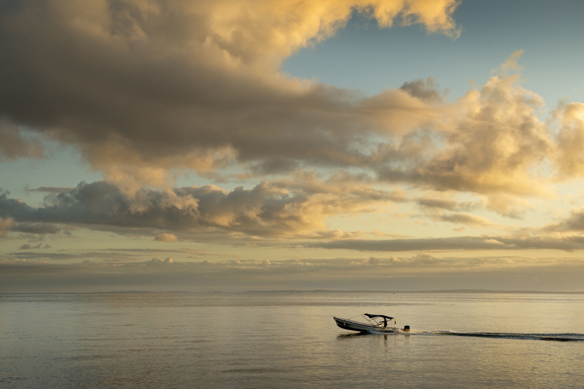 mere-bateau-couché-de-soleil