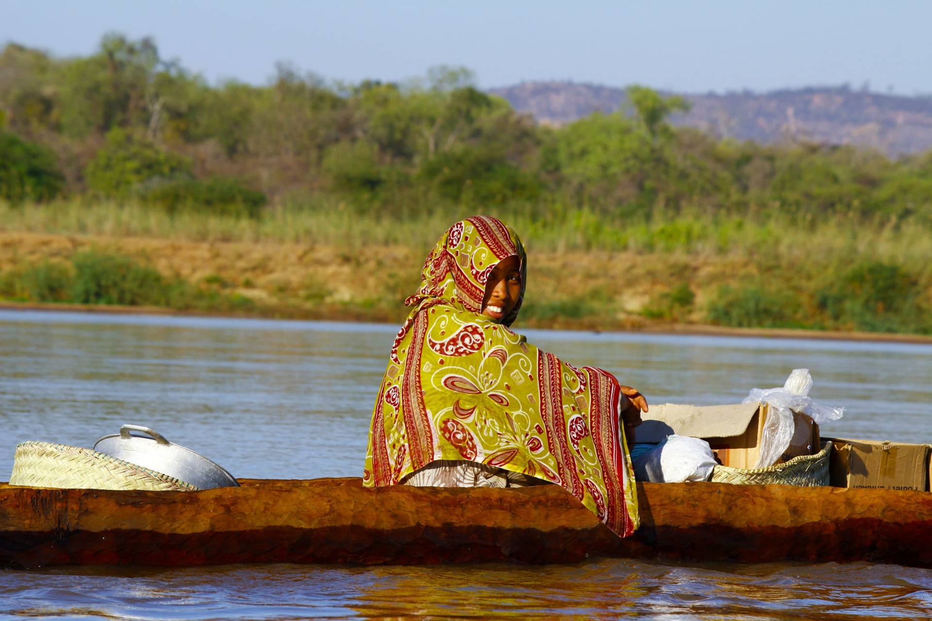 femme-pirogue-pangalanes