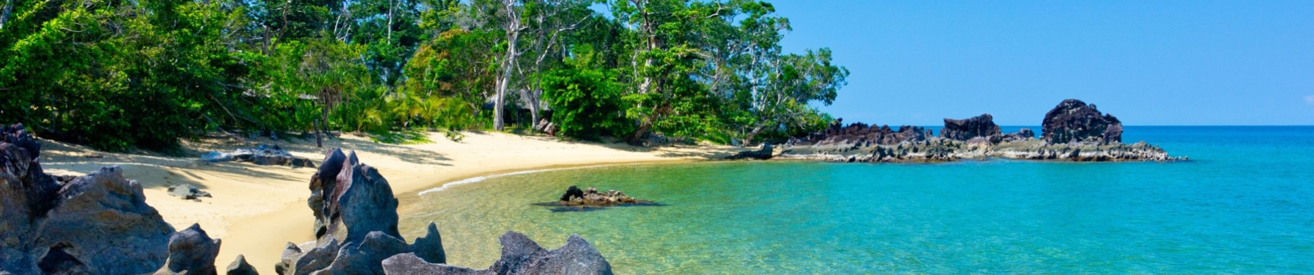 plage-rocher-madagascar